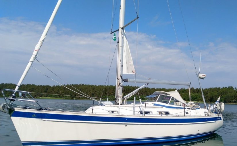 Hallberg Rassy 37