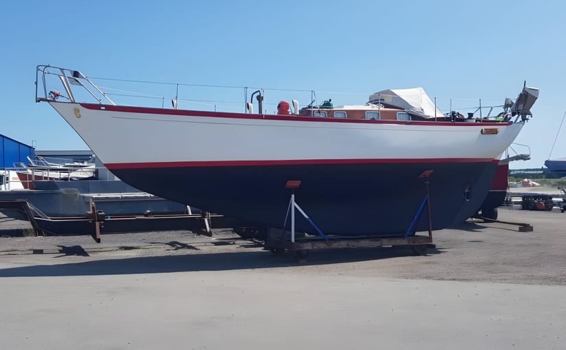 Laurin 11×3 с палубой и кокпитом в тике — за 12 000 €.