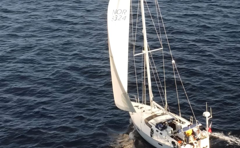 Beneteau Oceanis 390 — с обновлёнными системами всего за 39000 евро.